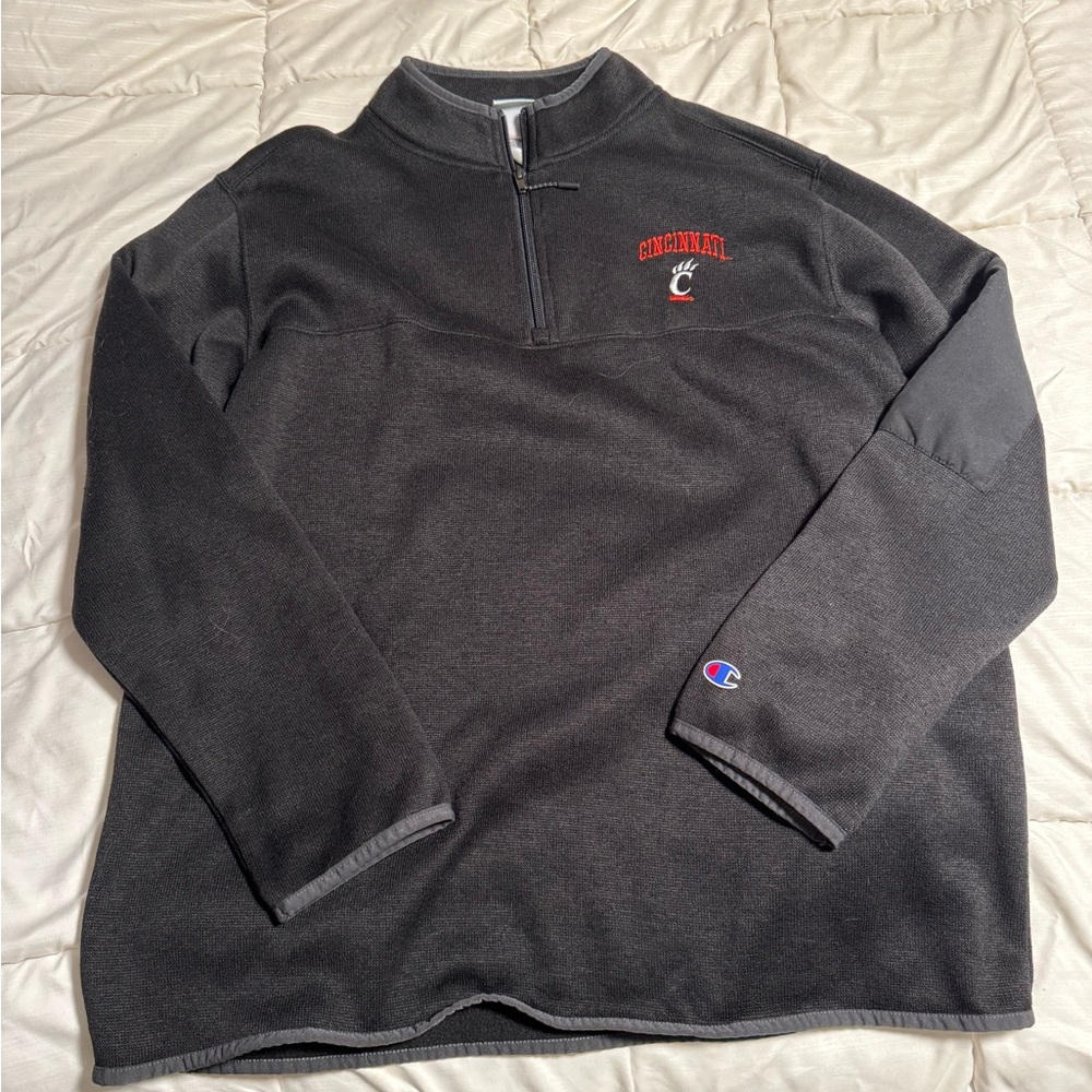 Champion 1/4 zip. University of Cincinnati